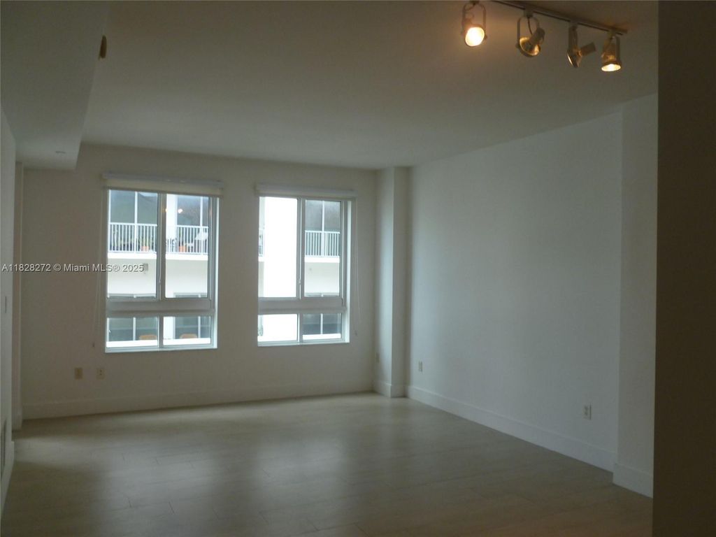 Property photo 2 of 13 <Alttext/>