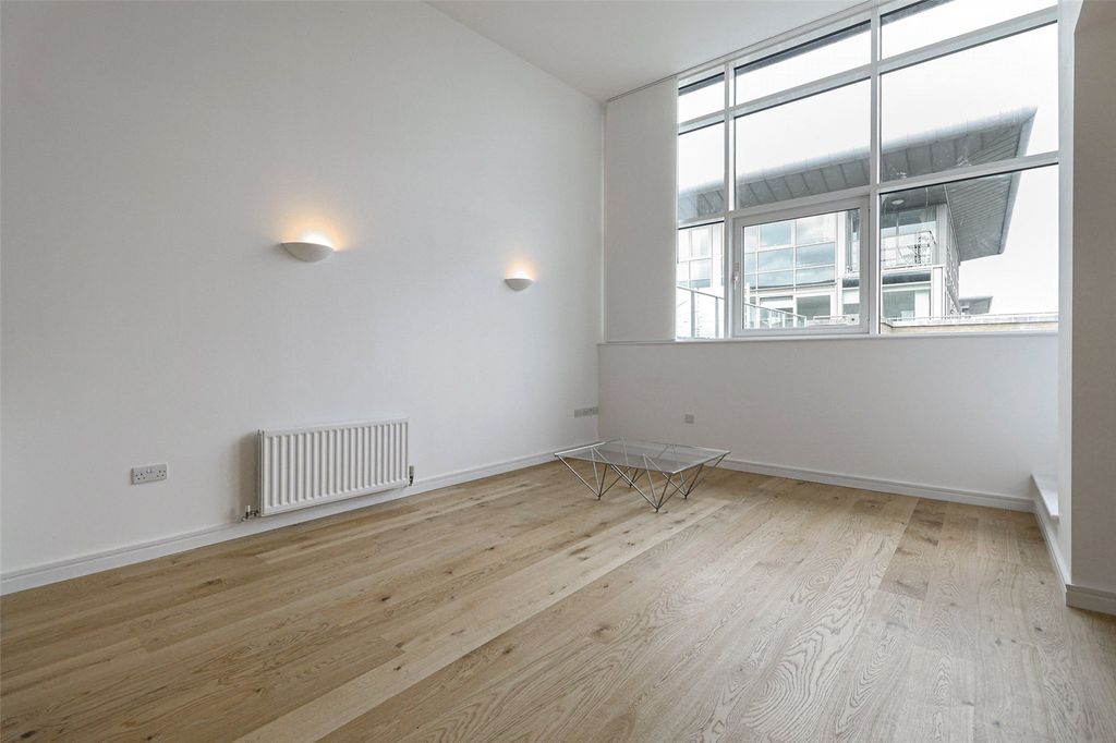 Property photo 1 of 18 Picture No. 04