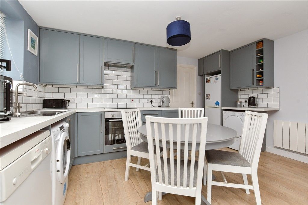 Property photo 3 of 15 Lounge / Kitchen