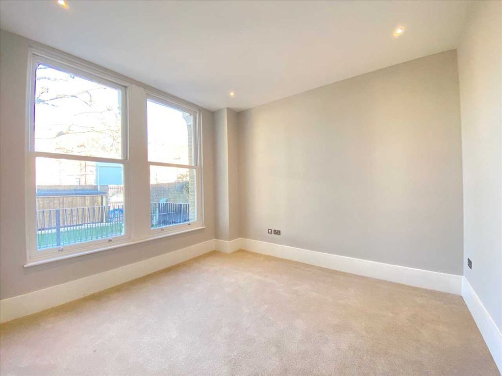 Property photo 3 of 8