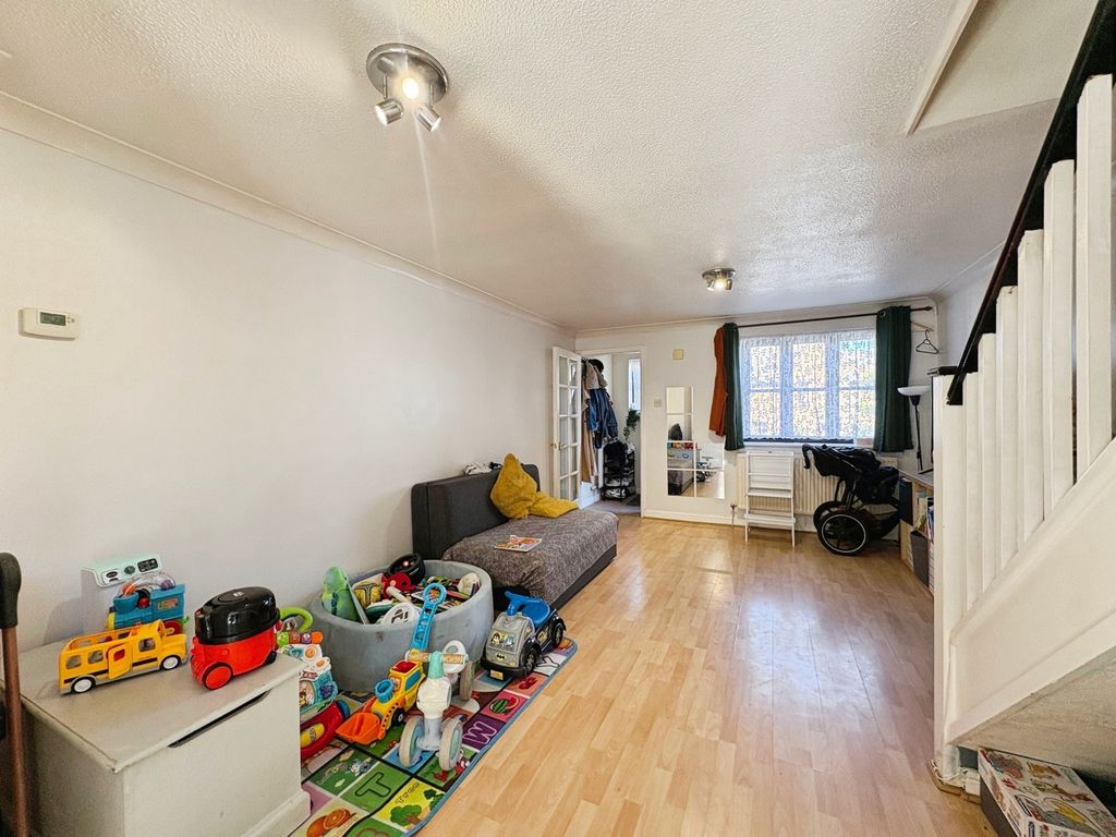 Property photo 3 of 12 Pbox-Img.Jpg