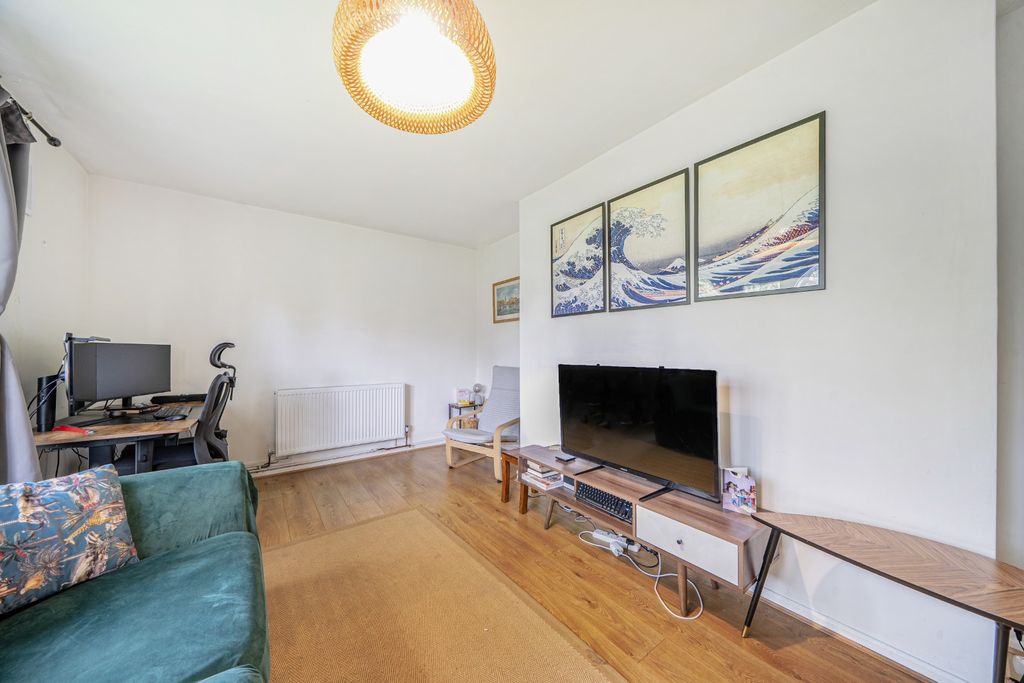 Property photo 3 of 12 4833585