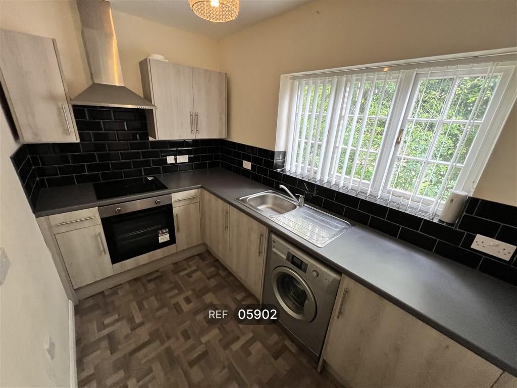 Property photo 2 of 7 Kitchen