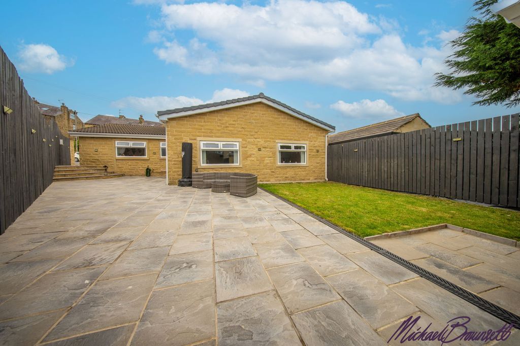 Property photo 3 of 28