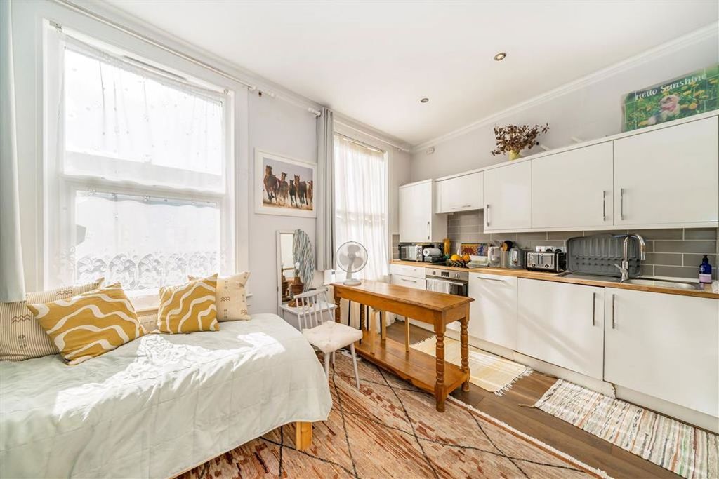 Property photo 1 of 4