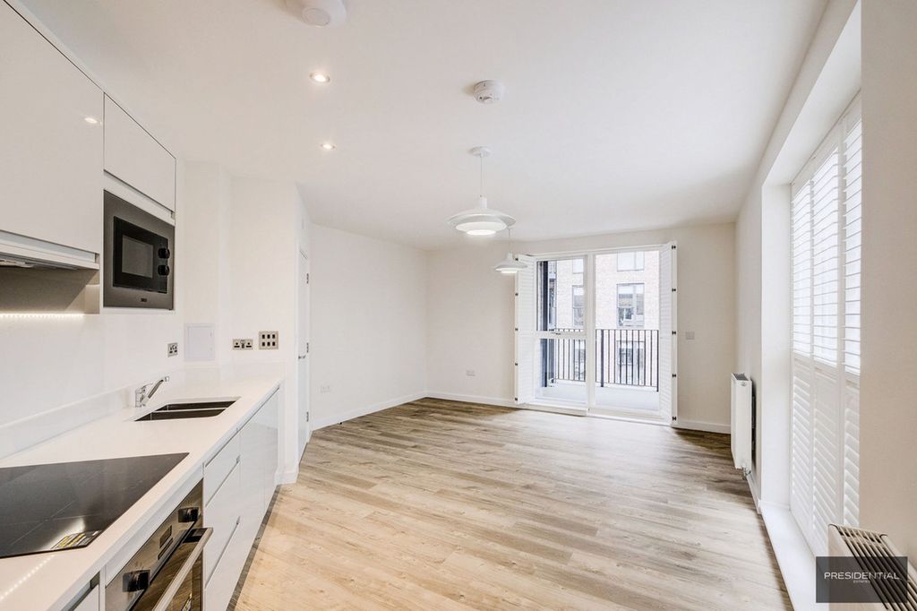 Property photo 2 of 19