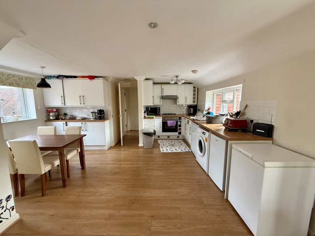 Property photo 3 of 10 Flat 5 Kitchen And Dining Room