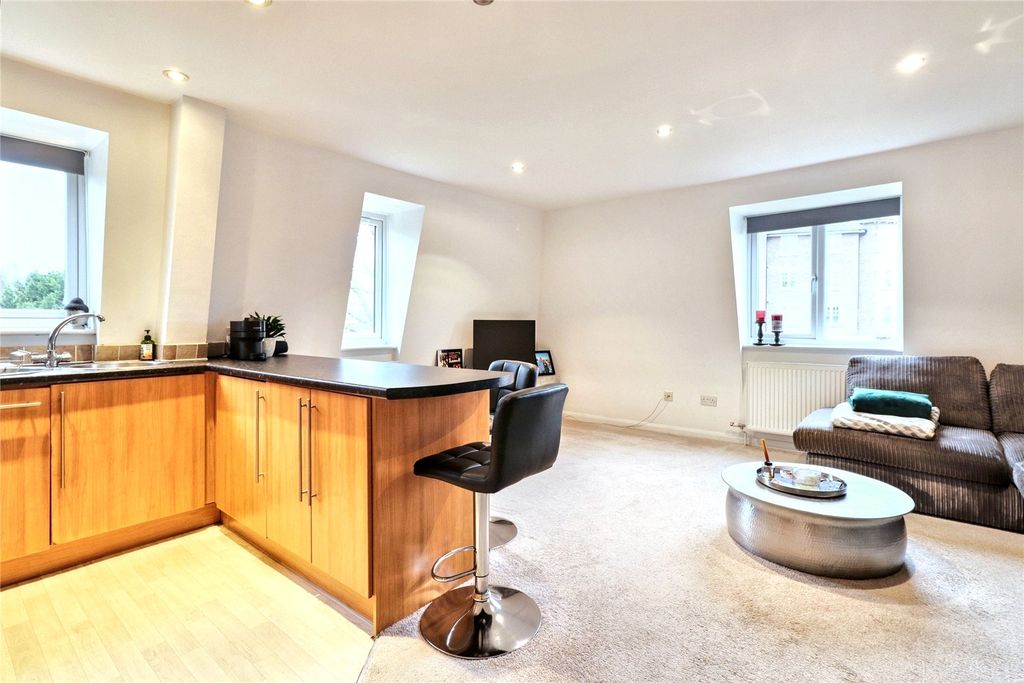 Property photo 2 of 12 Open Plan