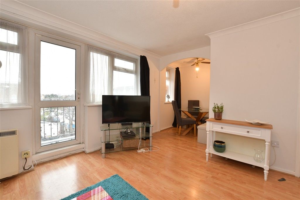 Property photo 3 of 11 Lounge/Dining Room