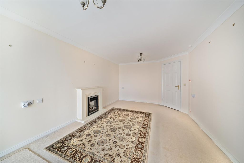 Property photo 2 of 25