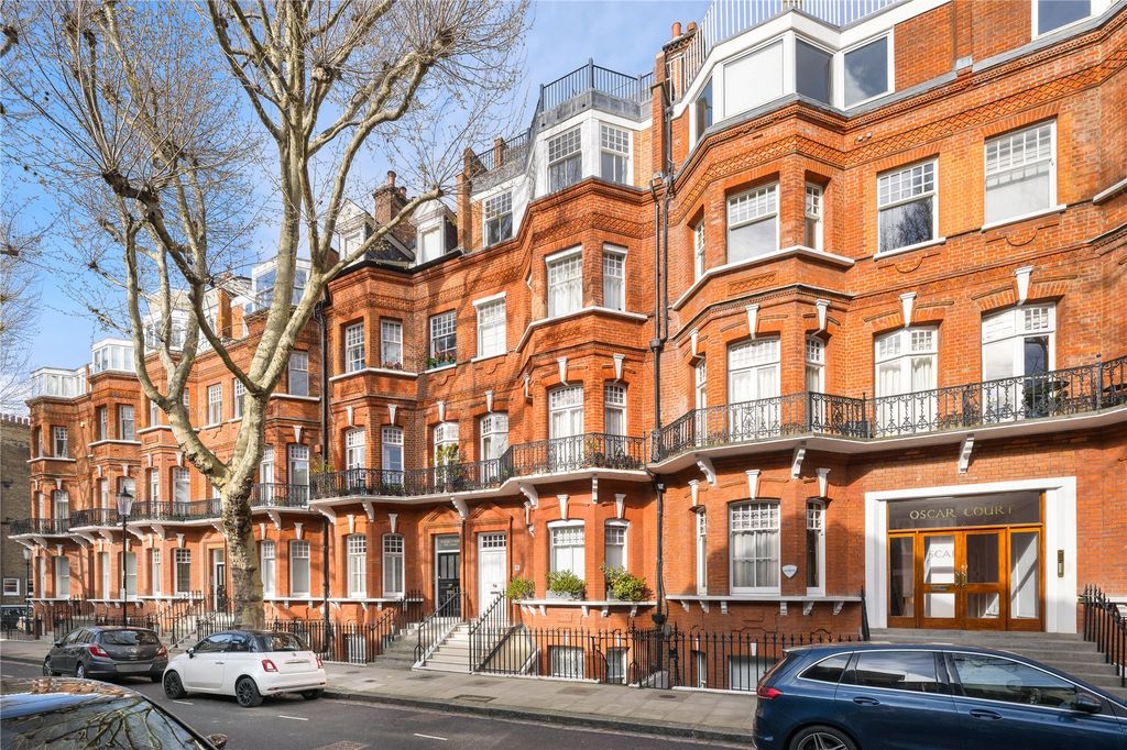 Property photo 3 of 25 Exterior