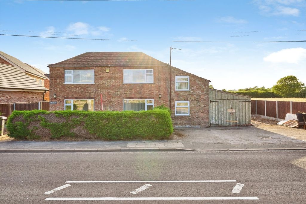 Property photo 1 of 18