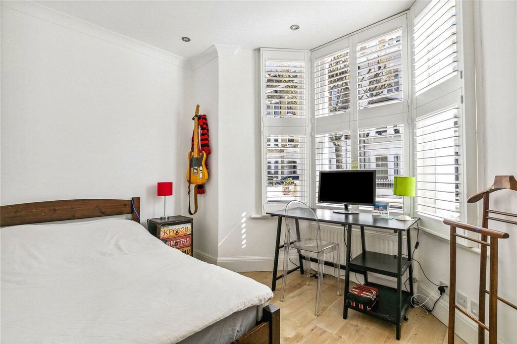 Property photo 3 of 13