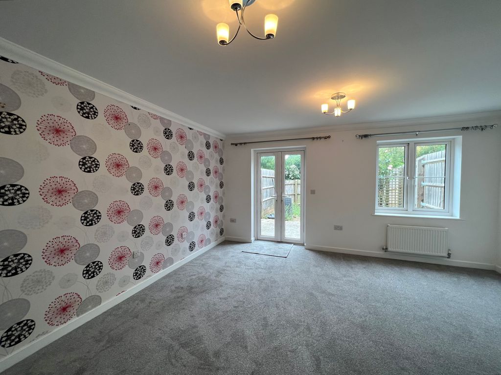 Property photo 3 of 13 Living Room