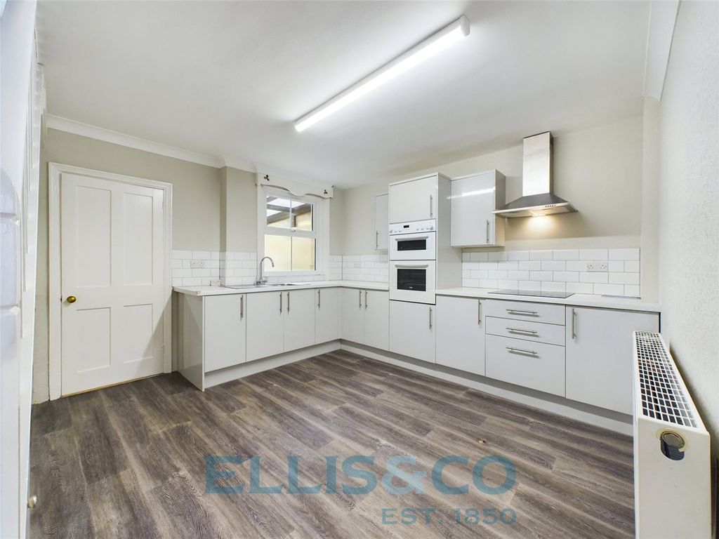 Property photo 1 of 9 Picture No. 05