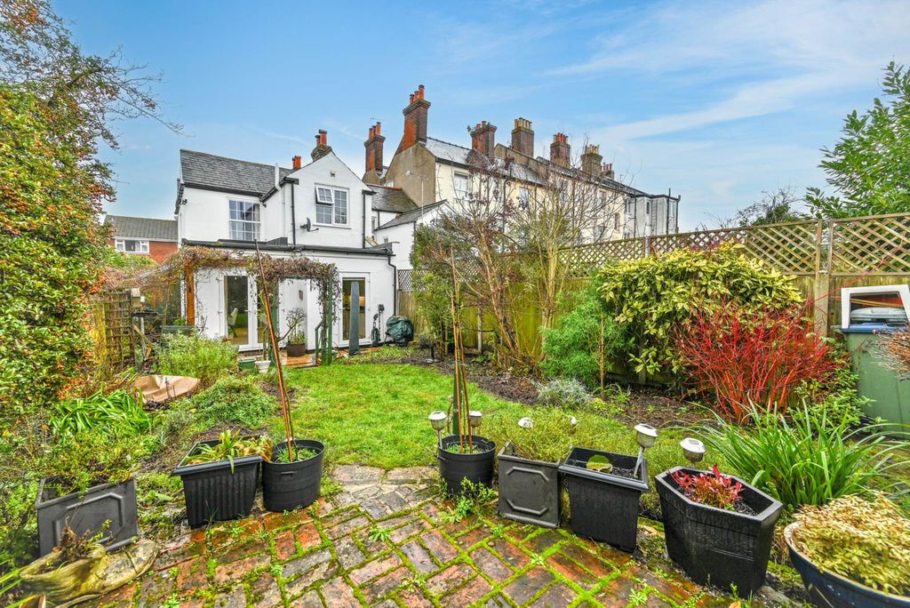 Property photo 2 of 16