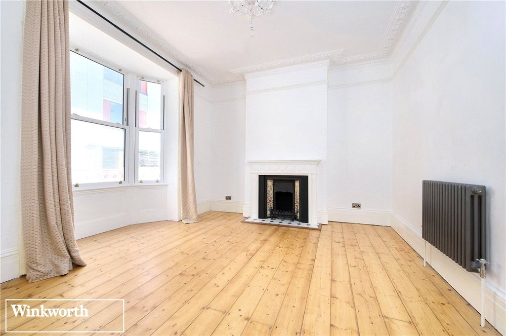 Property photo 3 of 22 Picture No. 05