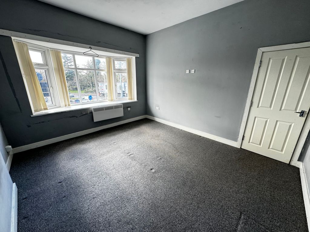 Property photo 3 of 4