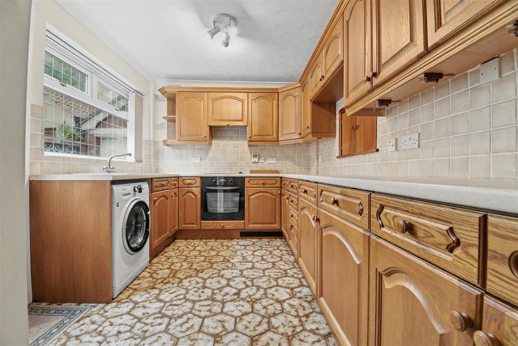 Property photo 2 of 23 Kitchen