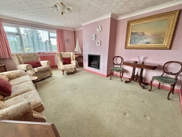 Property photo 3 of 18 Sitting Room