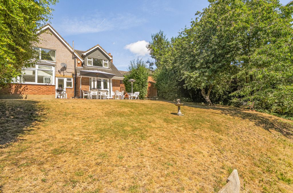 Property photo 3 of 26 1484702-15-6A465B...