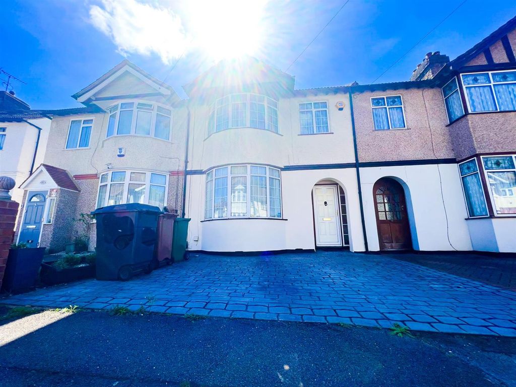 Property photo 3 of 14 Alpha Road E4