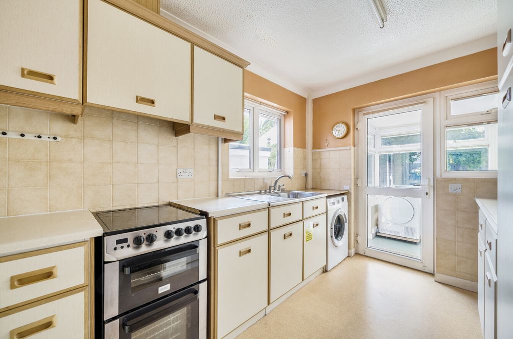 Property photo 1 of 19 1 - 1344196-8-68A74B4...