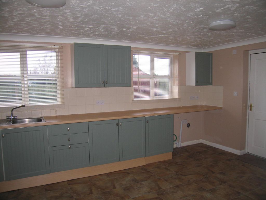 Property photo 2 of 5 Kitchen