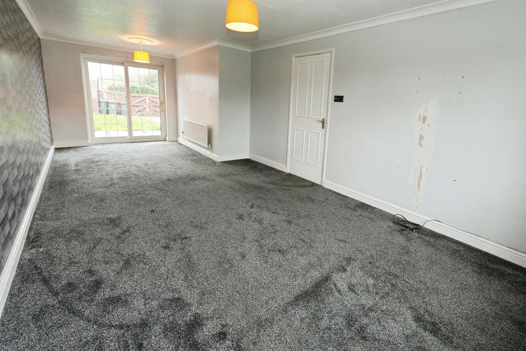 Property photo 2 of 21 Lounge/Dining Room