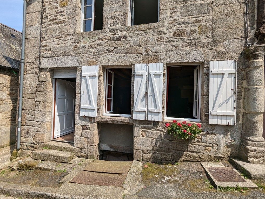 Property photo 2 of 39