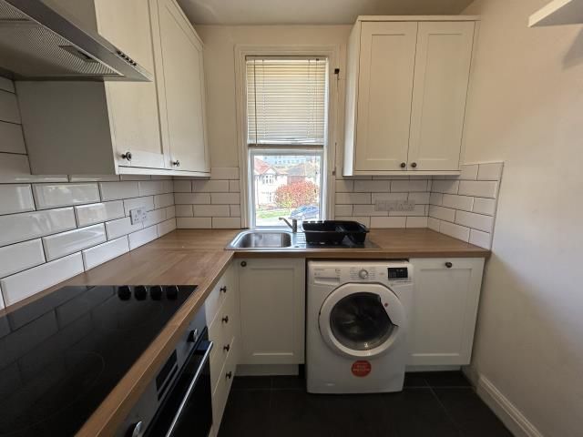 Property photo 3 of 7 Kitchen