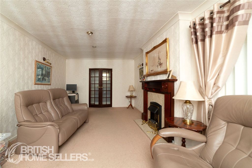 Property photo 3 of 20 Picture No. 02