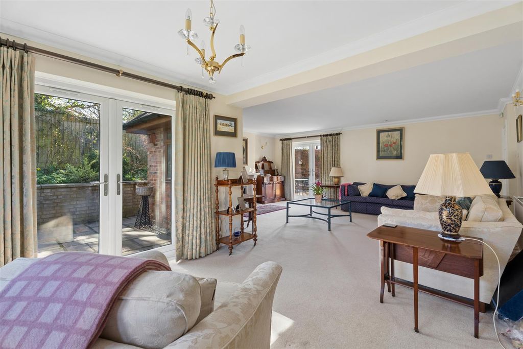 Property photo 3 of 27