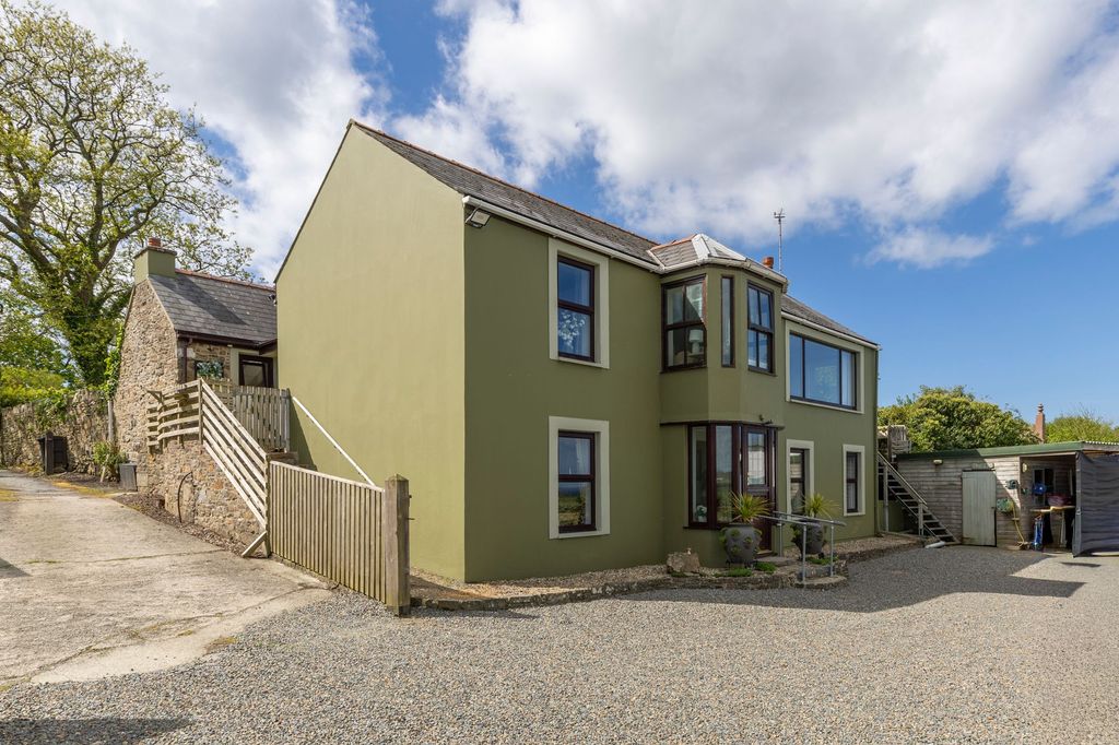 Property photo 1 of 50