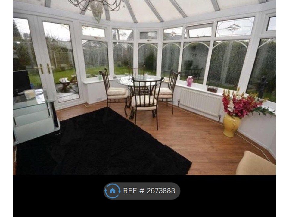 Property photo 2 of 14 Beautiful Room In Friendly Home - Rode Heath