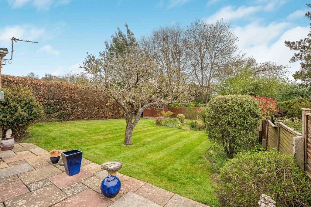 Property photo 2 of 20