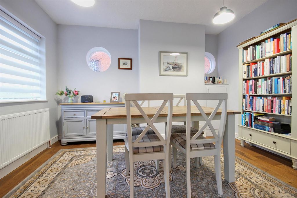 Property photo 3 of 29 Dining Room