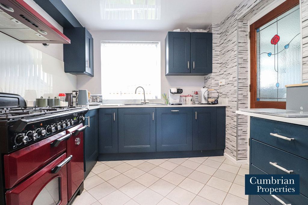 Property photo 2 of 22 Kitchen