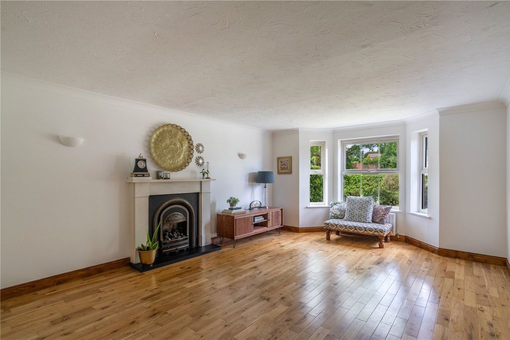 Property photo 3 of 48 4905532