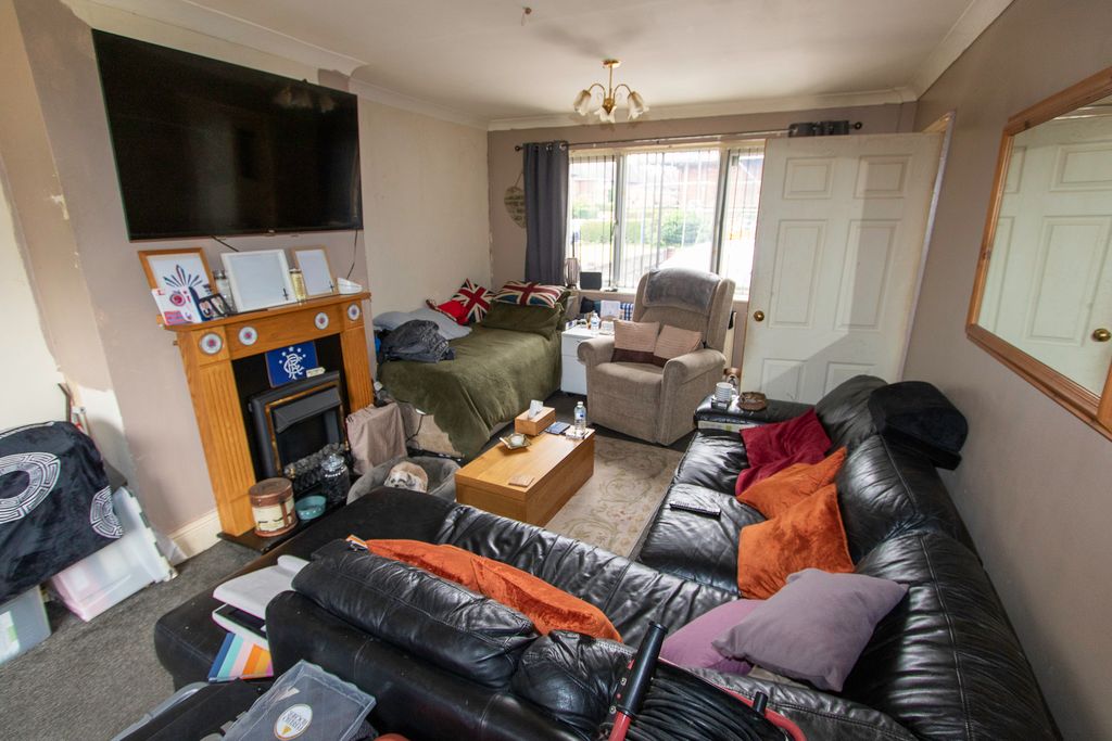 Property photo 2 of 14