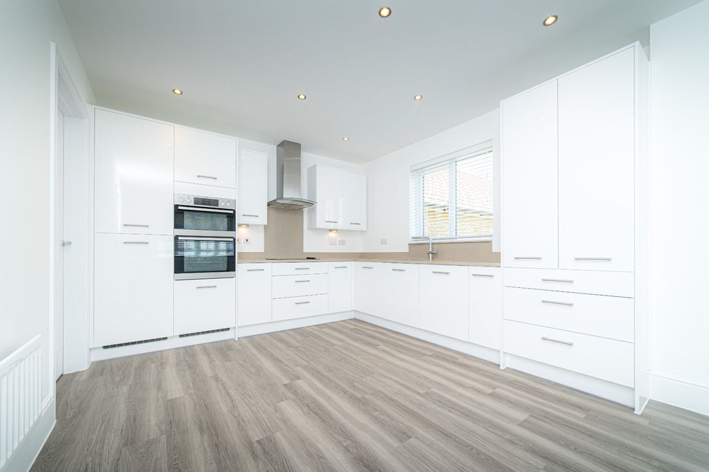 Property photo 2 of 13 Picture 2