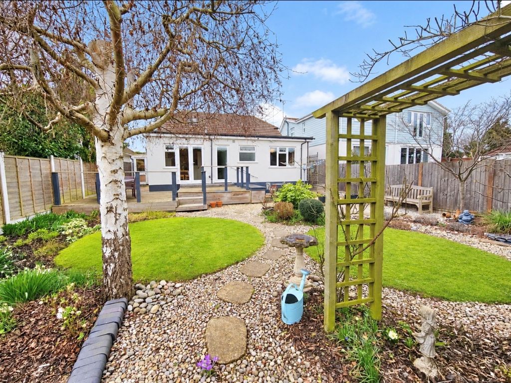 Property photo 2 of 21 4942272