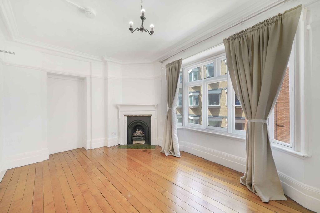 Property photo 3 of 11