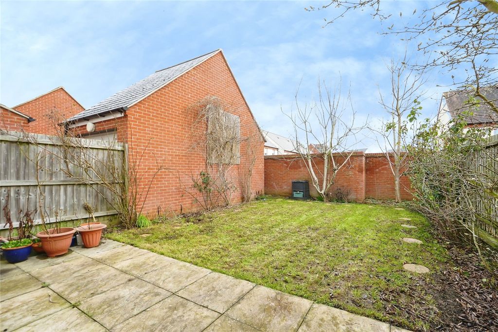 Property photo 2 of 28 Picture No. 24