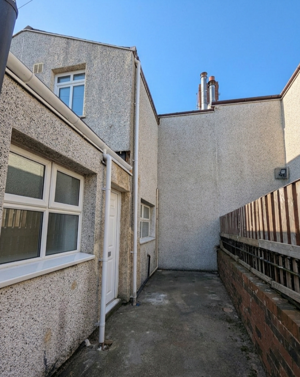 Property photo 2 of 18