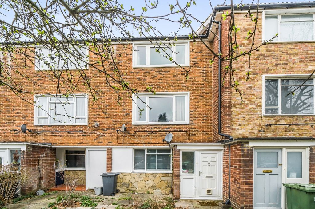 Property photo 3 of 9 External