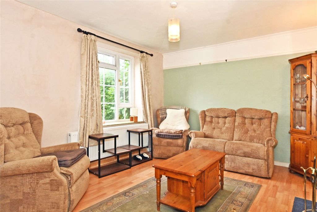 Property photo 3 of 10 Lounge
