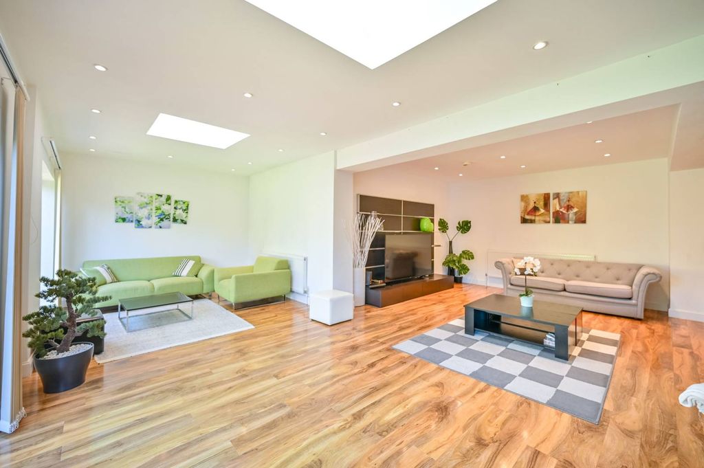 Property photo 1 of 15