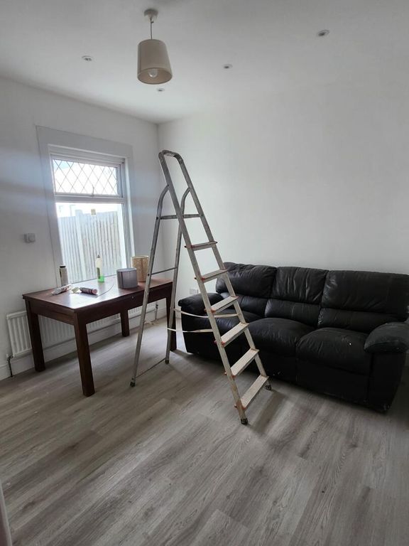 Property photo 3 of 14 Living Room