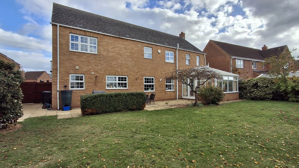 Property photo 2 of 22 Garden